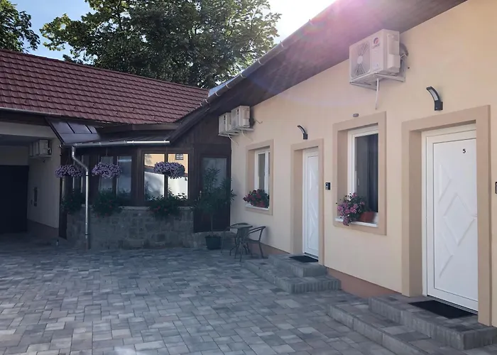 Illa Apartments
